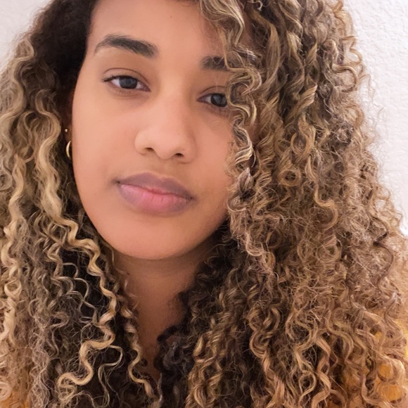 Meet your Posher, Beatriz - Picture 1 of 1